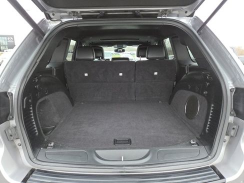 Used 2018 Jeep Grand Cherokee Altitude image 13