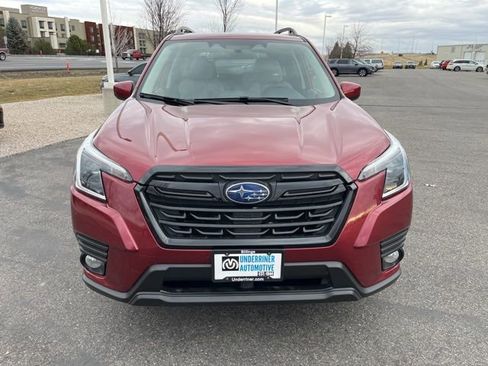 Used 2023 Subaru Forester Premium image 3
