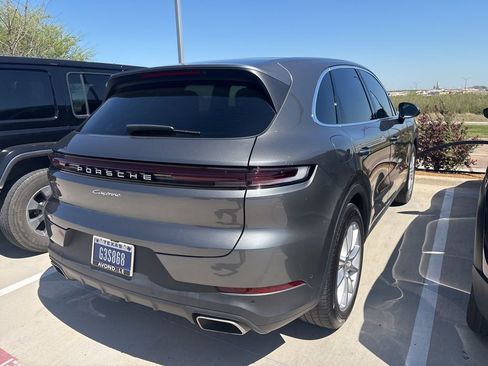 Used 2024 Porsche Cayenne image 3