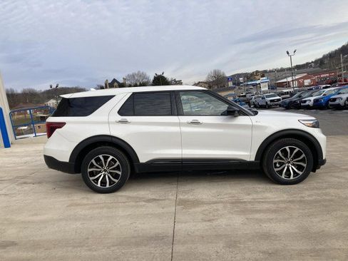 Certified 2022 Ford Explorer ST-Line w/ Class IV Trailer Tow Package image 5