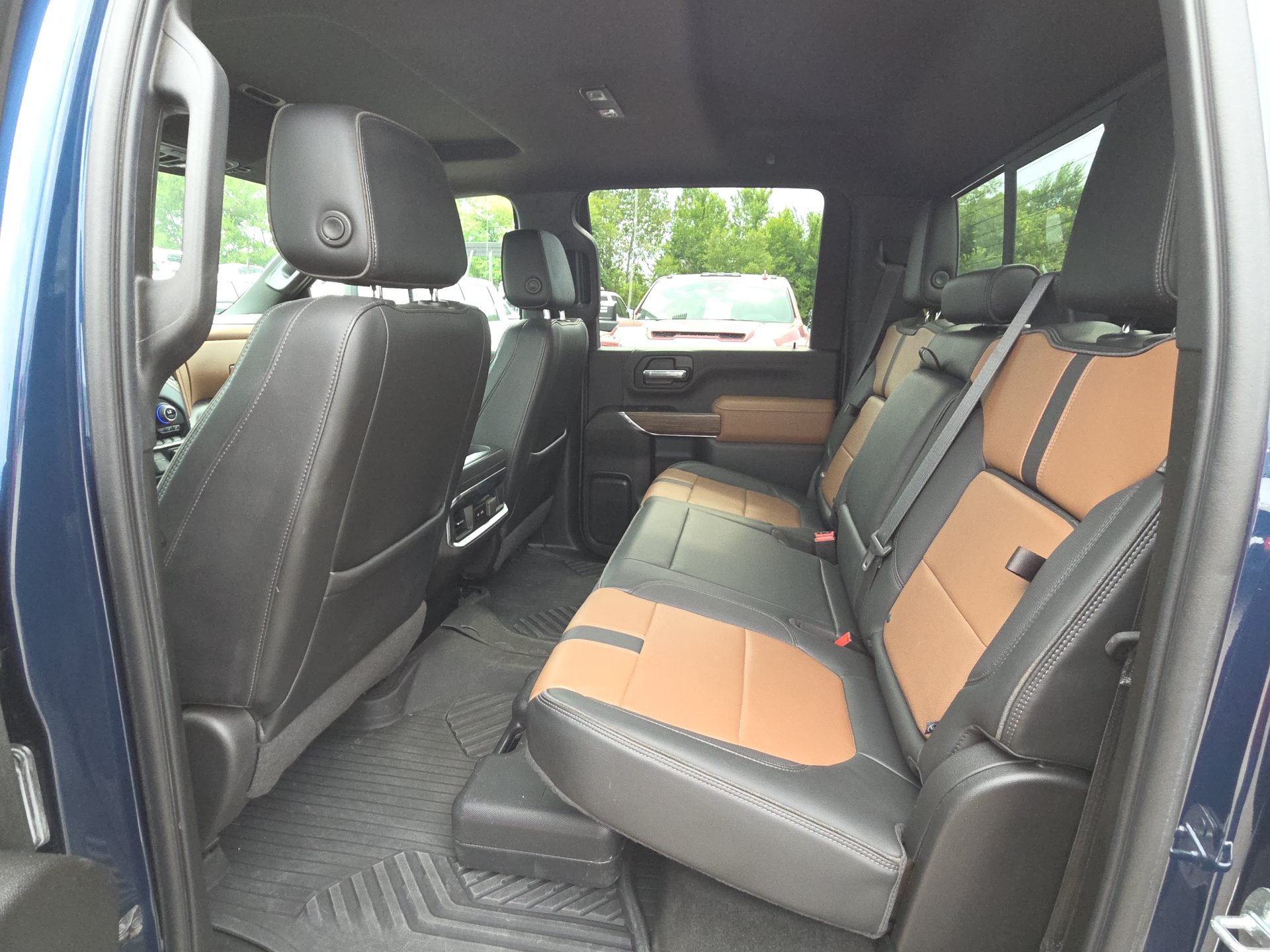Used 2022 Chevrolet Silverado 2500 High Country AWD/4WD image 31