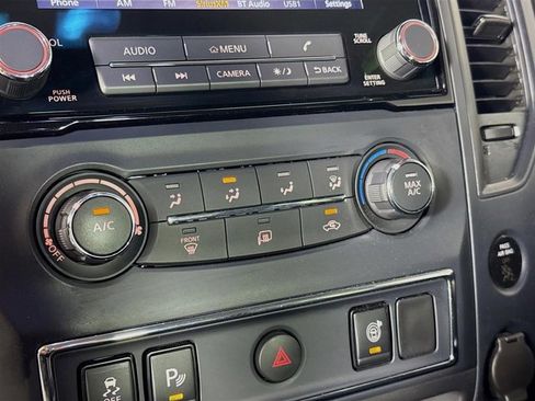 Certified 2024 Nissan Titan SV image 17