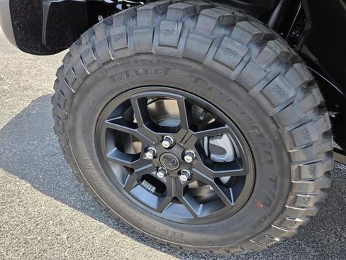 New 2025 Jeep Gladiator Sport image 9