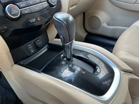 Used 2016 Nissan Rogue SL w/ SL Premium Package image 45