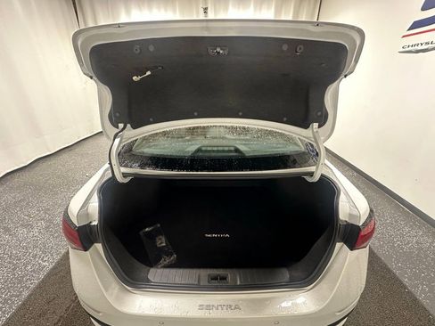 Used 2024 Nissan Sentra SR w/ SR Premium Package image 7