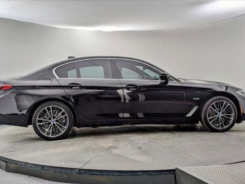 Used 2023 BMW 530e image 9