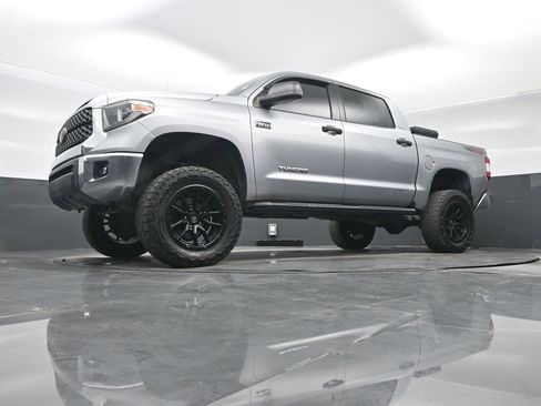Used 2018 Toyota Tundra SR5 w/ TRD Off Road Package image 26