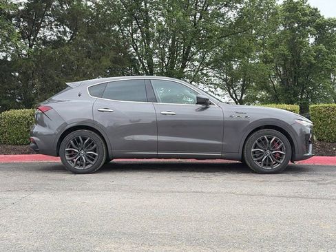 Used 2022 Maserati Levante Modena AWD/4WD image 2