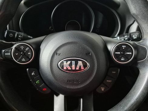 Used 2014 Kia Soul FWD image 17