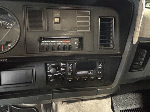 Used 1993 Dodge D/W Truck 250 RWD image 35