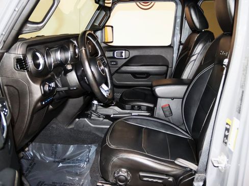 Used 2022 Jeep Wrangler Unlimited Sahara w/ Cold Weather Group image 43