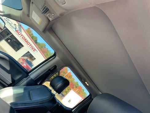 Used 2019 Ford F250 Lariat w/ Lariat Ultimate Package AWD/4WD image 11