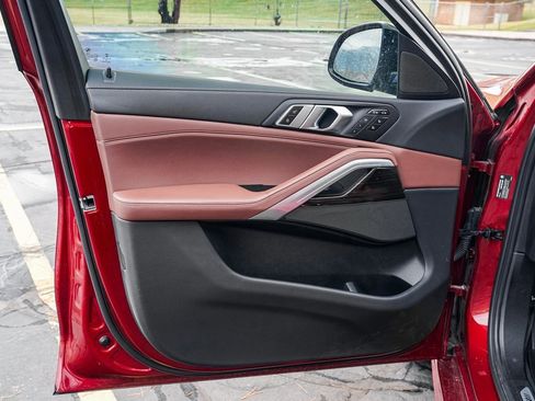 Used 2023 BMW X6 xDrive40i w/ M Sport Package image 9