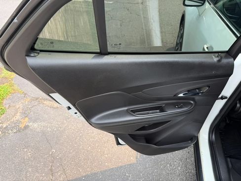 Used 2019 Buick Encore Essence AWD/4WD image 35