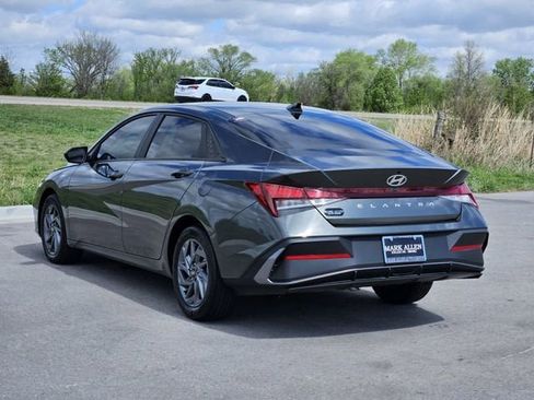 Used 2024 Hyundai Elantra SEL image 5
