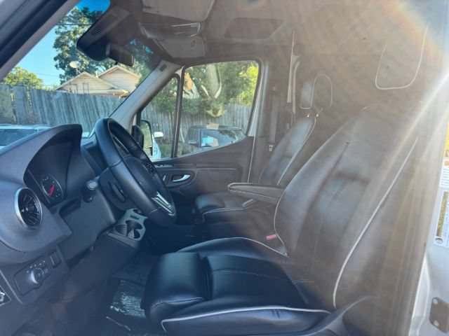 Used 2022 Mercedes-Benz Sprinter 2500 image 19