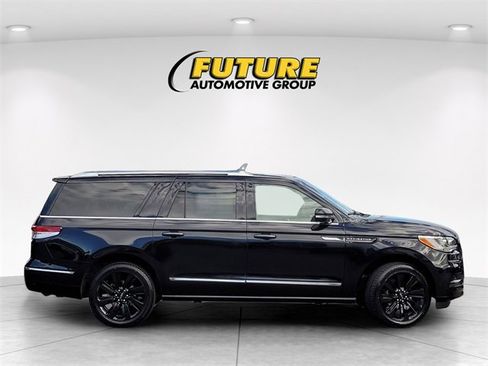 Used 2022 Lincoln Navigator L Reserve image 9