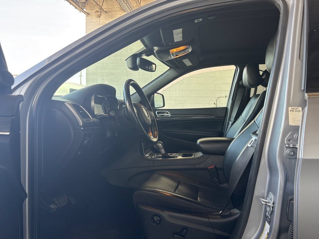 Used 2021 Jeep Grand Cherokee Limited w/ Luxury Group II RWD image 10