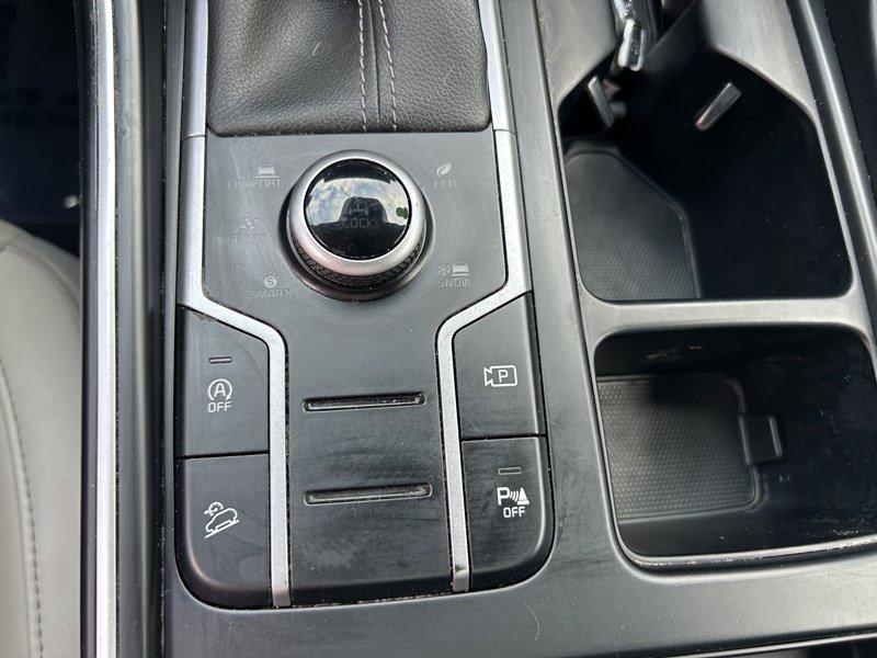 Used 2023 Kia Sorento S w/ Panoramic Sunroof Package AWD/4WD image 18