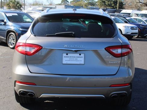 Used 2017 Maserati Levante S image 11