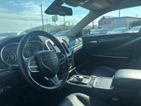 Used 2019 Chrysler 300 Touring L w/ Quick Order Package 22F AWD/4WD image 10