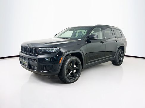 Used 2021 Jeep Grand Cherokee L Laredo image 3