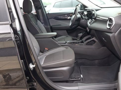 Used 2025 Chevrolet TrailBlazer LT FWD image 23