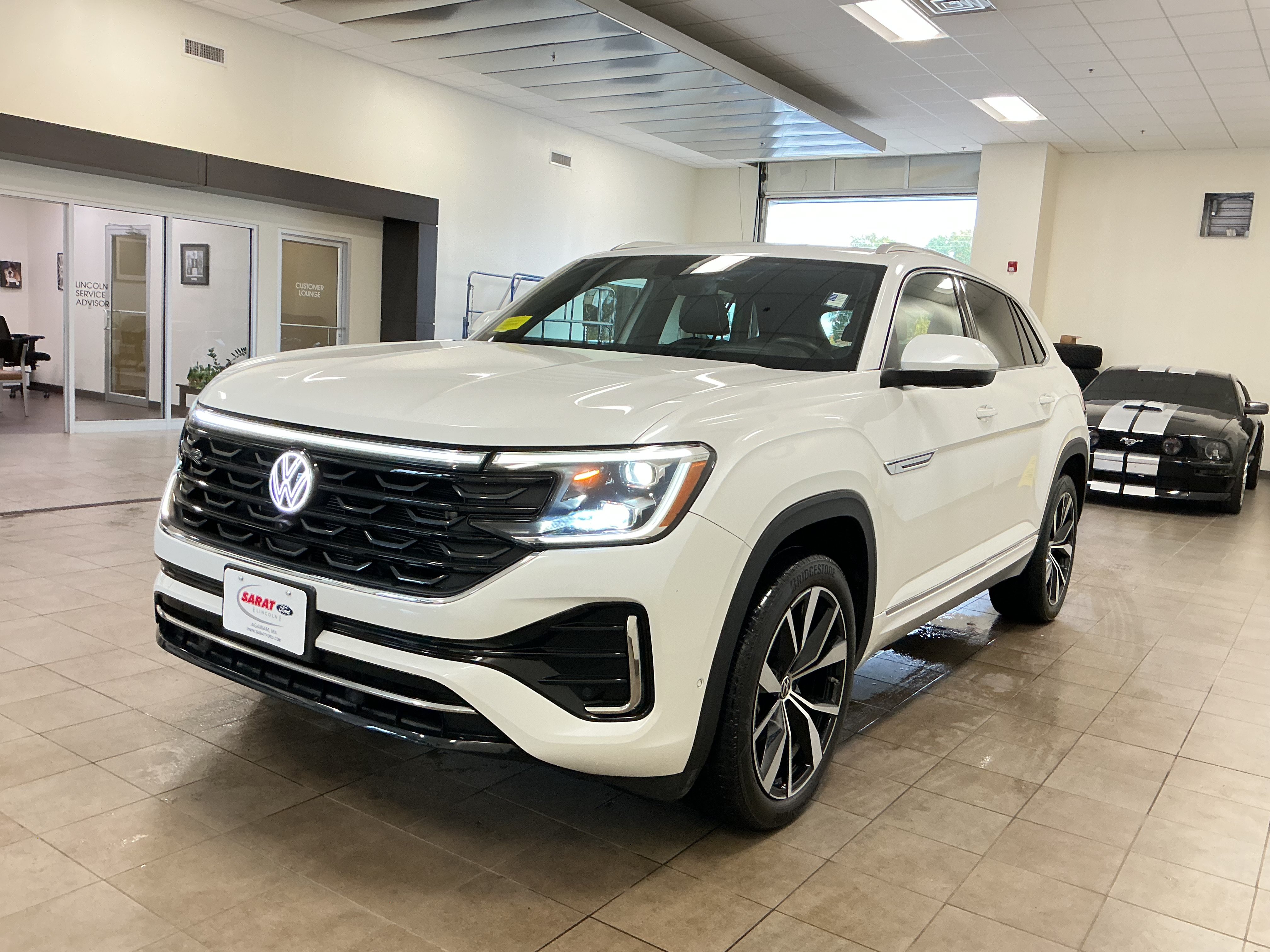 Used 2024 Volkswagen Atlas Cross Sport SEL Premium R-Line AWD/4WD image 4