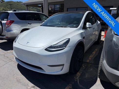 Used 2023 Tesla Model Y Long Range AWD/4WD image 3