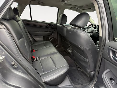 Used 2019 Subaru Outback 3.6R Limited w/ Popular Package #2 image 18