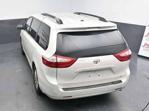 Used 2017 Toyota Sienna XLE image 15