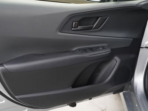 Used 2025 Toyota Prius LE image 16