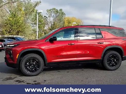 New 2025 Chevrolet Traverse Z71 w/ Enhanced Driving Package image 7