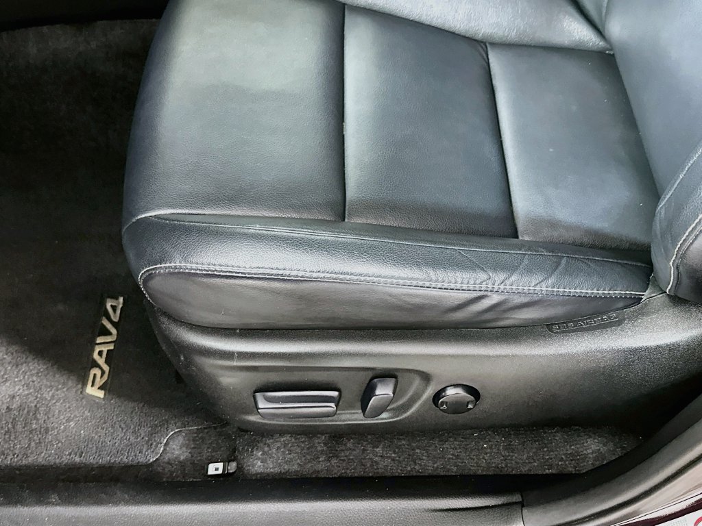 Used 2016 Toyota RAV4 Limited FWD image 9