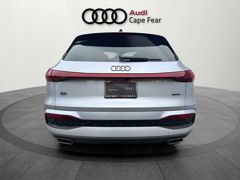 Used 2025 Audi Q5 Premium AWD/4WD image 4