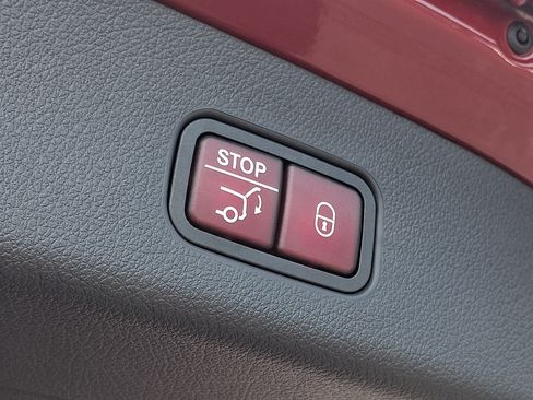 Certified 2026 Mercedes-Benz GLC 300 4MATIC image 28
