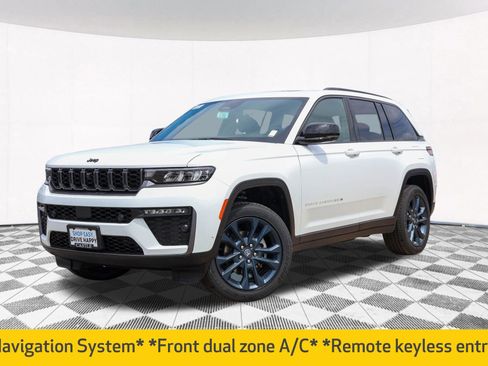New 2026 Jeep Grand Cherokee Limited AWD/4WD image 2
