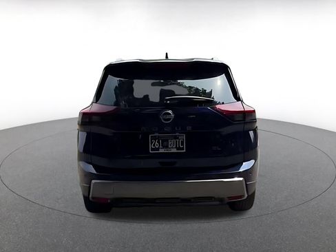 Used 2026 Nissan Rogue SL FWD image 12