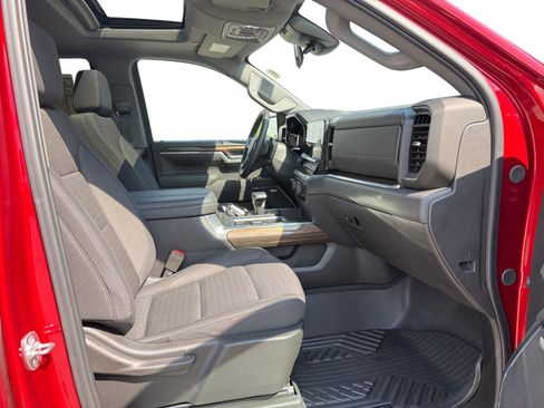 Used 2025 Chevrolet Silverado 1500 LT Trail Boss w/ Convenience Package II AWD/4WD image 15