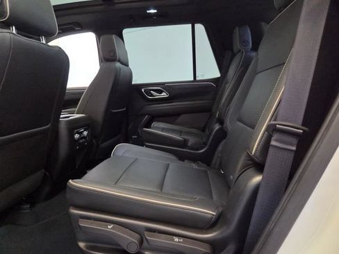 Used 2022 GMC Yukon SLT w/ SLT Premium Package RWD image 11
