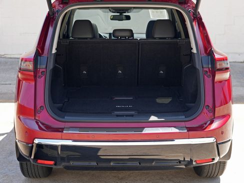 Used 2024 Nissan Rogue Platinum FWD image 9