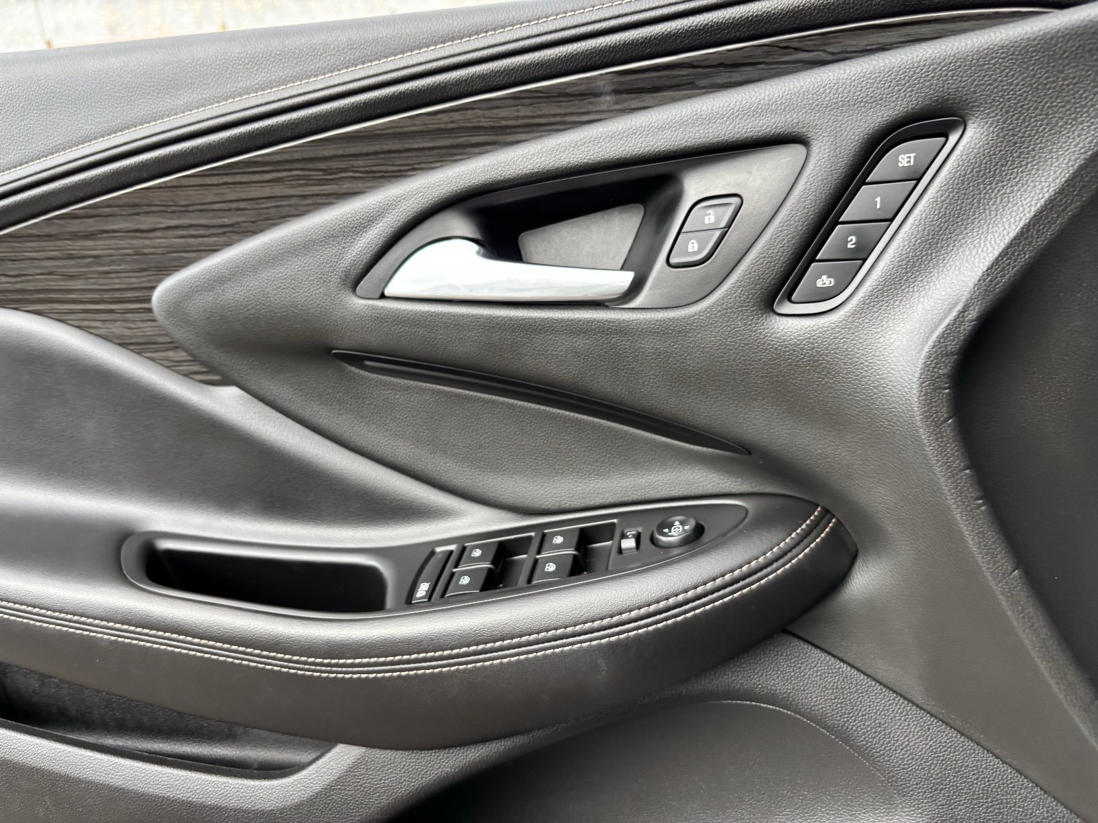 Used 2018 Buick Envision Premium AWD/4WD image 22