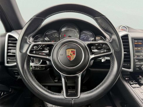 Used 2015 Porsche Cayenne S image 38