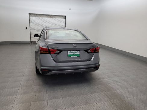 Used 2024 Nissan Altima 2.5 SV FWD image 6