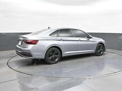 Used 2023 Volkswagen Jetta SE FWD image 15