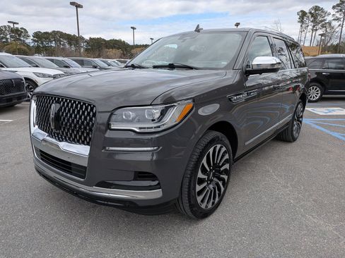 Certified 2024 Lincoln Navigator Black Label image 5