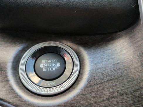 Used 2023 Jeep Grand Cherokee 4WD 4xe image 18
