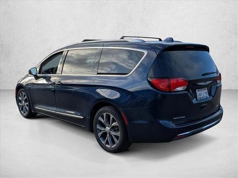 Used 2017 Chrysler Pacifica Limited w/ UConnect Theater Package image 8