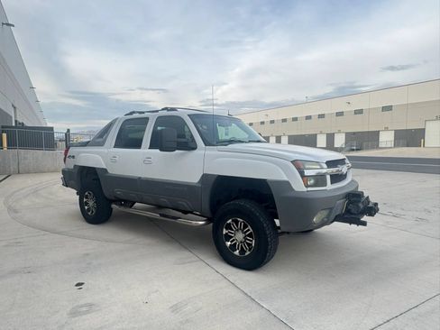 Used 2002 Chevrolet Avalanche 4x4 w/ Convenience Pkg image 7