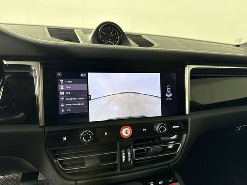 Certified 2025 Porsche Macan S AWD/4WD image 29